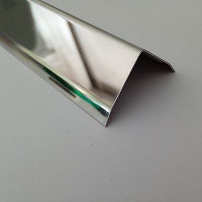 Cornier cu laturi tesite din inox  l=A=20mm