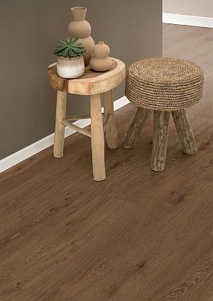 Parchet laminat Egger 8 mm Stejar Clermont maro - 1,9948 mp