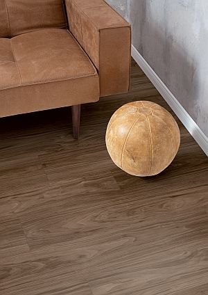 Parchet laminat Egger 10 mm Nuc Tureni inchis 1,7455 mp