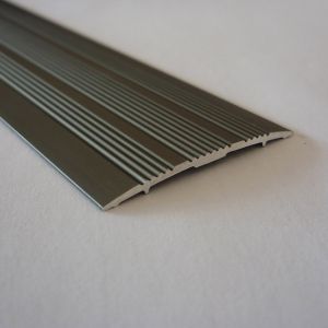 Trecere Lineco striata din aluminiu eloxat 900x40 mm