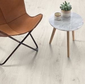 Parchet laminat Egger 10 mm Stejar Bayford alb- 2,5215 mp